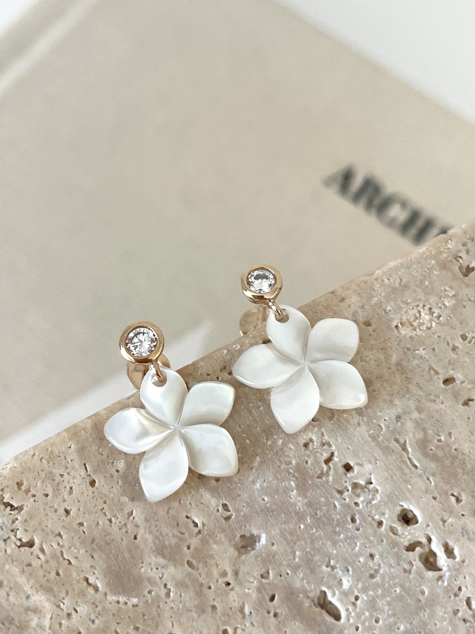 Boucles d'oreilles Flore nacre