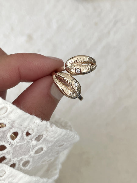 Cowrie ring