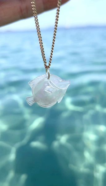 Mother-of-pearl lagoon necklace